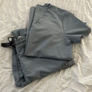 FIGS Limited Edition Dusty Blue XS Casma 3-pocket top. Yola Skinny S/T Pant